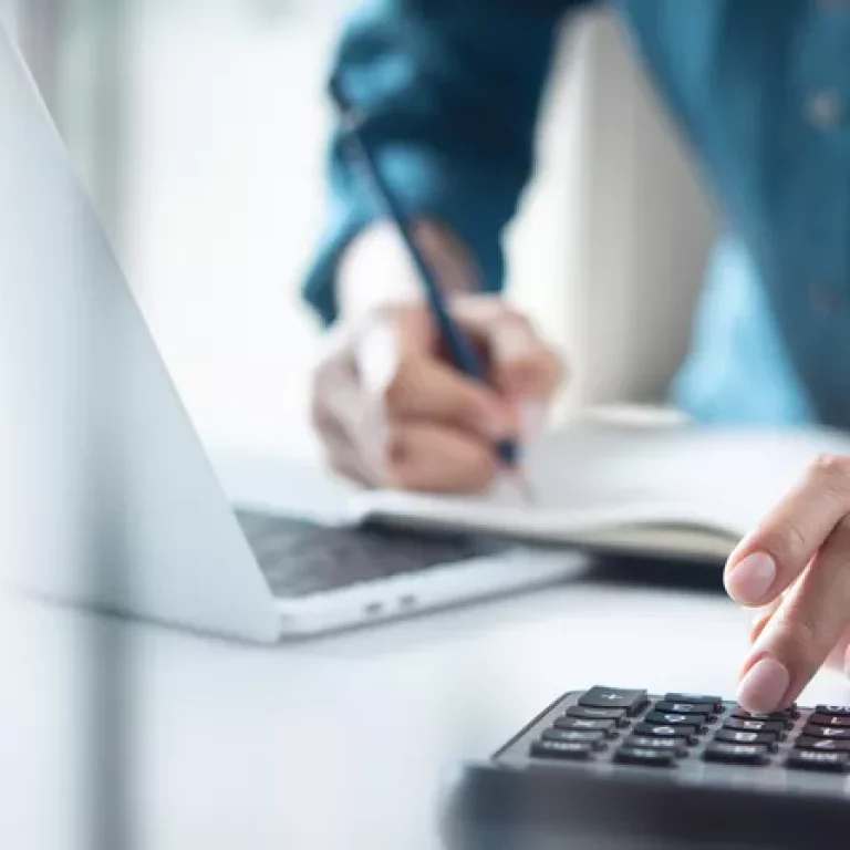 Greffe de cheveux en France ou à l’étranger